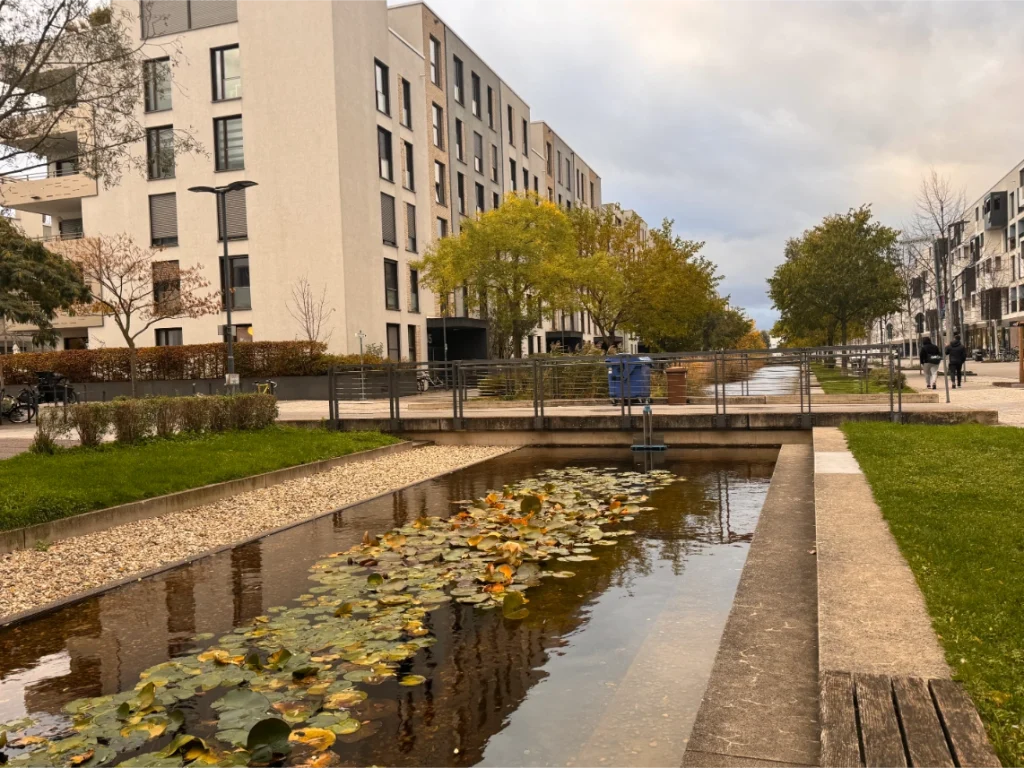 Flood risk map supporting simple planning and property statements for low-risk sites