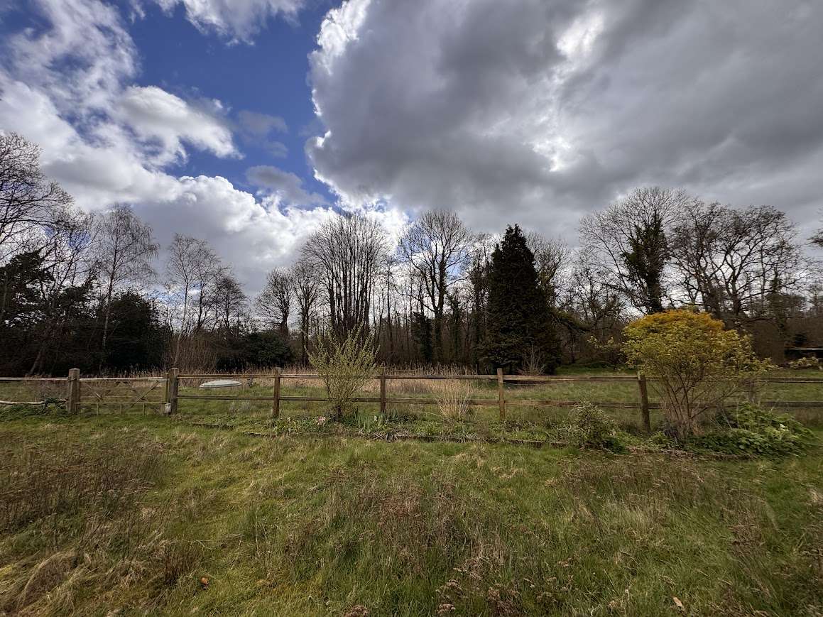 Flood Risk Assessment services in Elmbridge for planning applications, developments and sites in flood-prone areas.